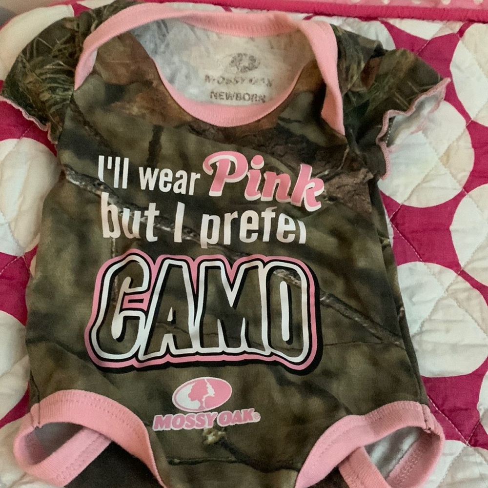 Mossy oak Newborn pink camo onesie